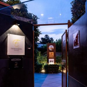 Nicolas Cuozzo /Taverna Estia